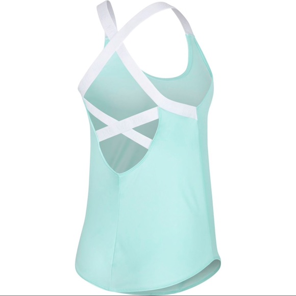 Nike Tops - NWT Nike